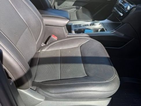 Used 2022 Ford Explorer Limited w/ Equipment Group 301A RWD image 12