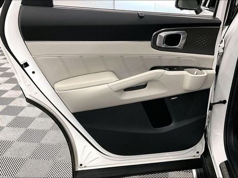 Used 2023 Kia Sorento SX Prestige image 21