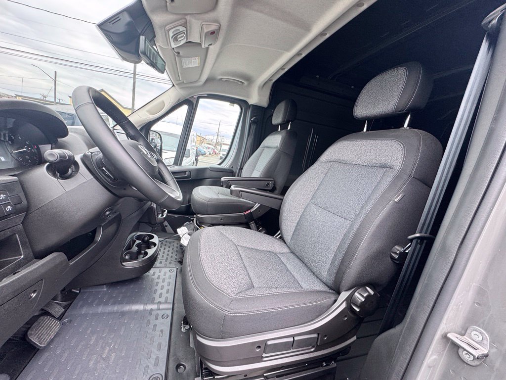 Used 2026 RAM ProMaster 3500 w/ Safety Group FWD image 17