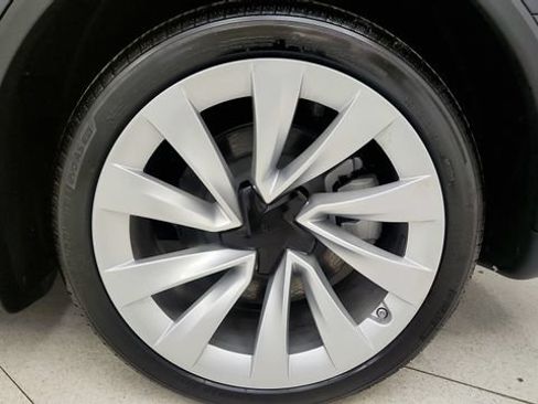Used 2026 Tesla Model Y Long Range RWD image 99