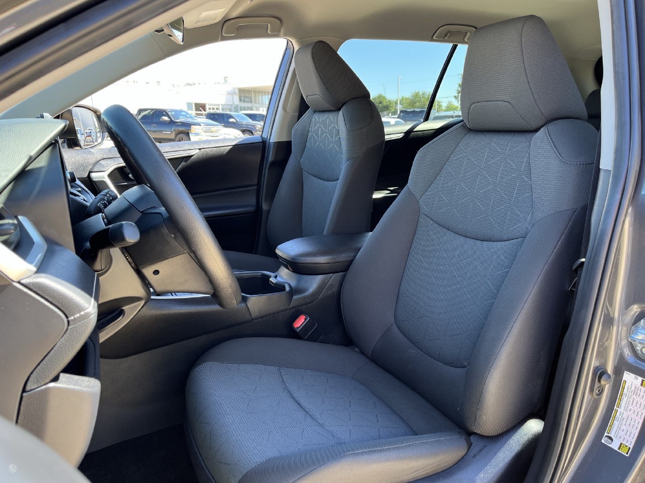 Used 2025 Toyota RAV4 XLE AWD/4WD image 23