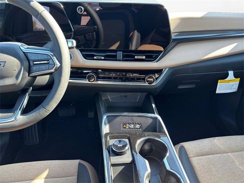 New 2026 Chevrolet Equinox ACTIV image 11