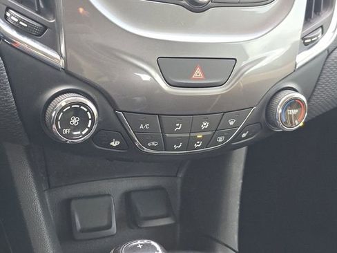 Used 2017 Chevrolet Cruze LT w/ Convenience Package image 31