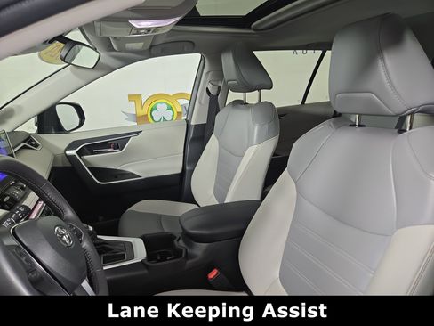 Used 2024 Toyota RAV4 XLE Premium image 11