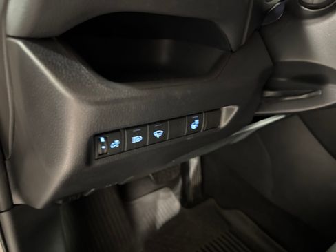 Used 2020 Toyota RAV4 XLE w/ XLE Grade Weather Package AWD/4WD image 18