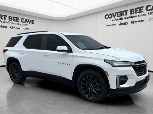 Used 2023 Chevrolet Traverse RS image 1