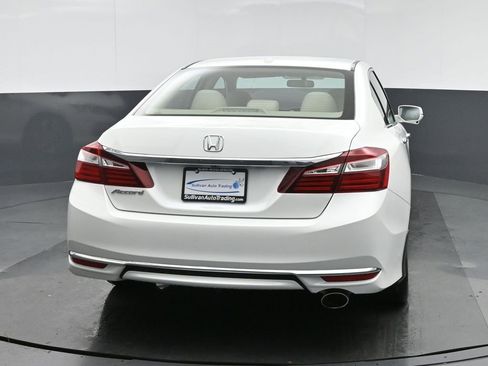 Used 2016 Honda Accord EX image 6