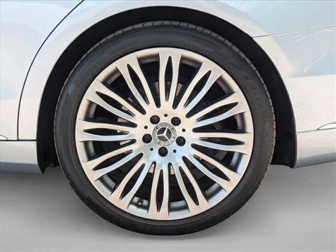 Used 2018 Mercedes-Benz S 560 Sedan image 17