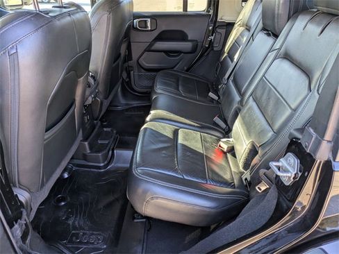 Used 2018 Jeep Wrangler Unlimited Sahara w/ Cold Weather Group image 28