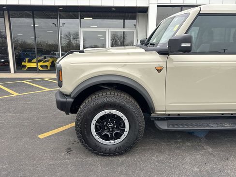 Used 2025 Ford Bronco Badlands image 19