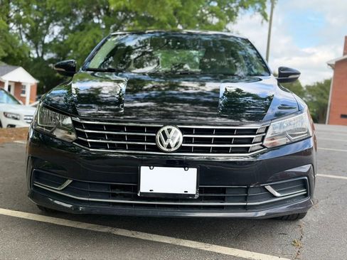 Used 2017 Volkswagen Passat 1.8T SE FWD image 9