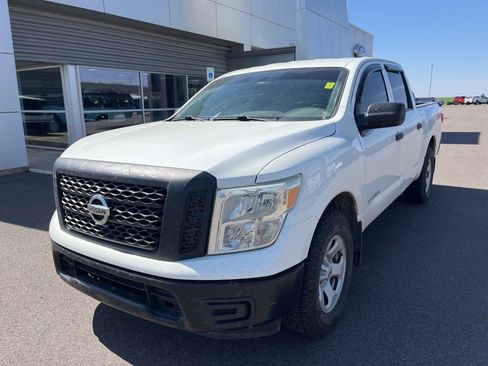 Used 2017 Nissan Titan S RWD image 2