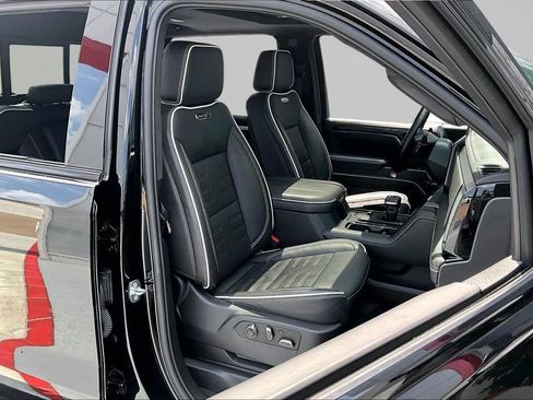 Used 2023 GMC Sierra 1500 AT4X AWD/4WD image 30