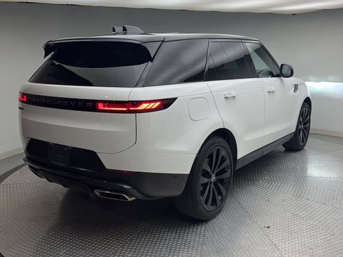 Used 2025 Land Rover Range Rover Sport SE AWD/4WD image 3