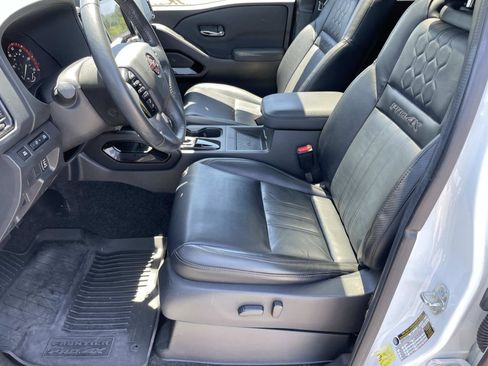 Used 2022 Nissan Frontier PRO-4X w/ Pro-4X Premium Package AWD/4WD image 17
