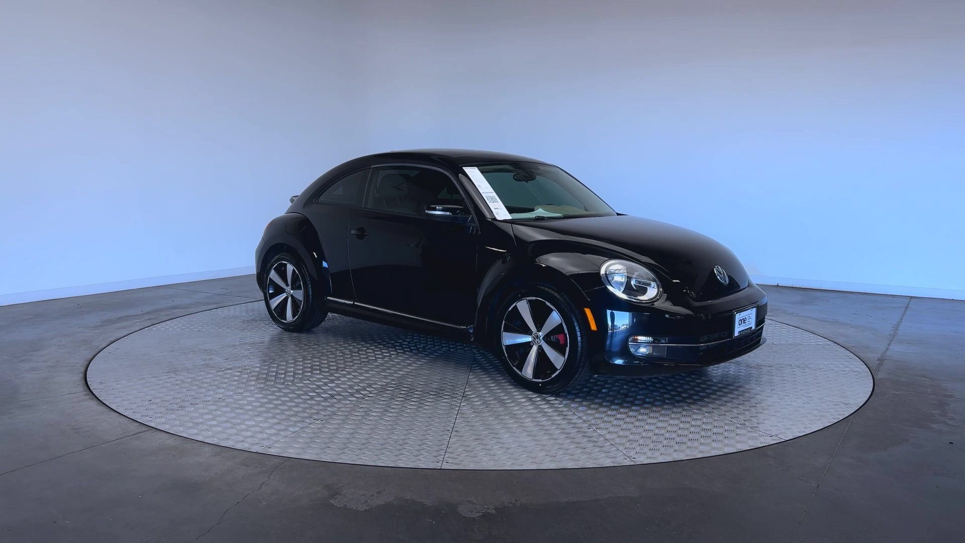 Used 2013 Volkswagen Beetle 2.0T FWD image 2