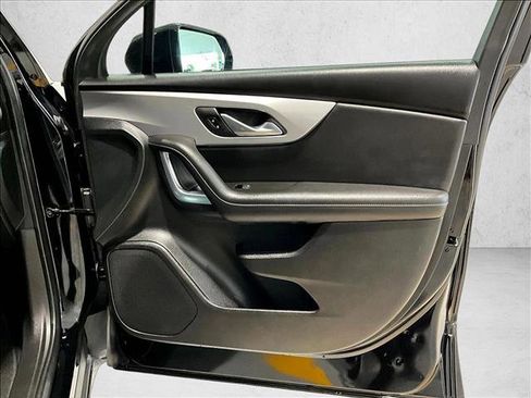 Used 2022 Chevrolet Blazer LT FWD image 19