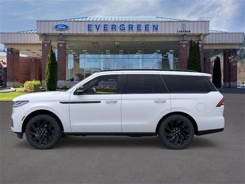 New 2025 Lincoln Navigator Reserve w/ Jet Appearance Package image 3