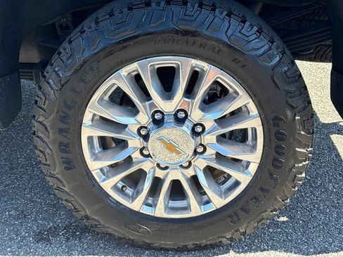 Used 2023 Chevrolet Silverado 3500 High Country AWD/4WD image 19