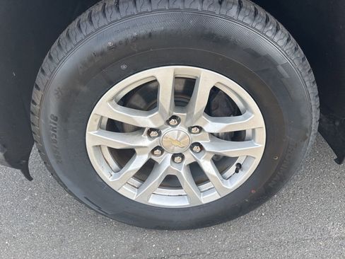 Used 2019 Chevrolet Silverado 1500 LT w/ All-Star Edition AWD/4WD image 11