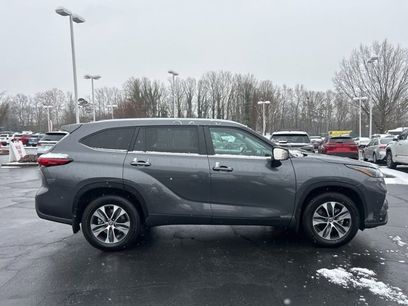 Used 2023 Toyota Highlander XLE