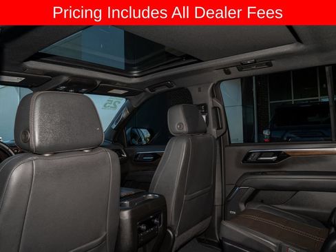 Used 2025 Chevrolet Suburban High Country AWD/4WD image 10