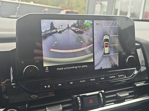 Certified 2023 Nissan Pathfinder SL w/ Lighting Package (N92) image 17