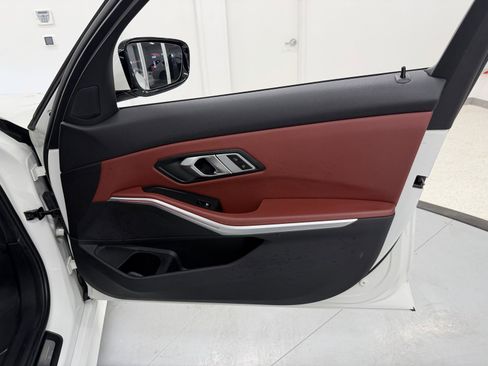 Used 2022 BMW 330i xDrive 330i xDrive w/ Driving Assistance Package image 44