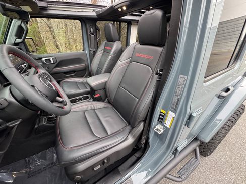 Used 2024 Jeep Wrangler Unlimited Rubicon image 24