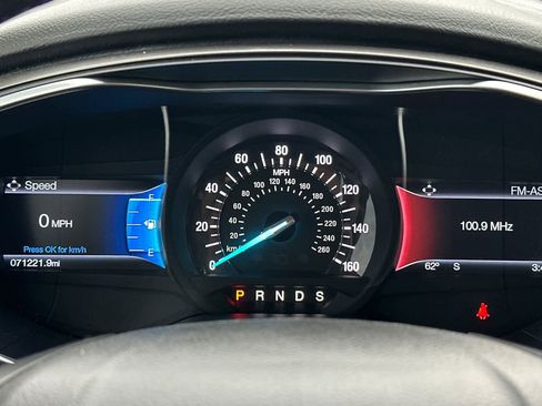 Used 2017 Ford Fusion SE w/ Fusion SE Technology Package image 23