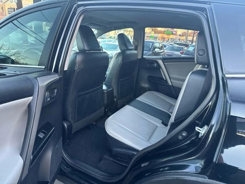 Used 2016 Toyota RAV4 Limited image 18