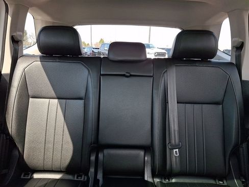 Used 2023 Volkswagen Tiguan SE AWD/4WD image 20
