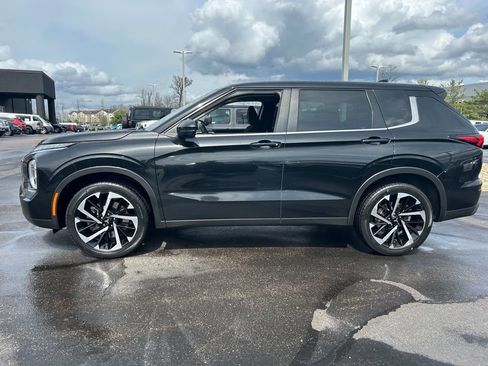 Used 2022 Mitsubishi Outlander ES AWD/4WD image 4