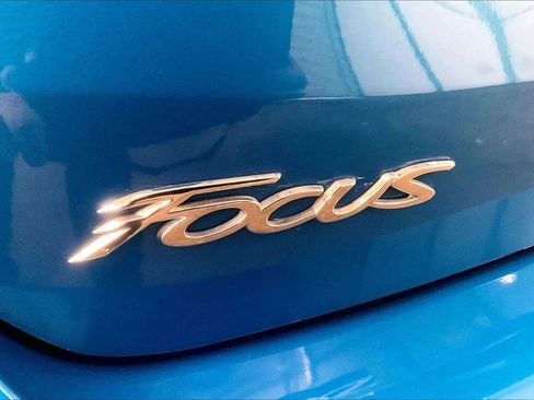 Used 2017 Ford Focus SEL w/ Cold Weather Package image 13