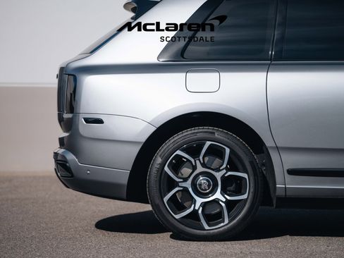 Used 2023 Rolls-Royce Cullinan Black Badge w/ Driver's Package image 19