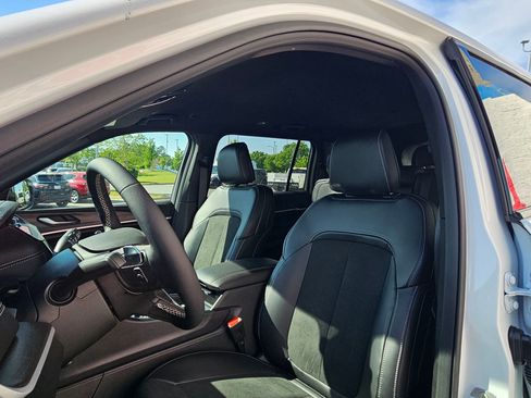 New 2026 Jeep Grand Cherokee L 4WD image 20