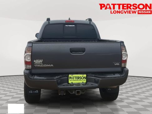 Used 2015 Toyota Tacoma 4x4 Double Cab w/ TRD Sport Package image 4