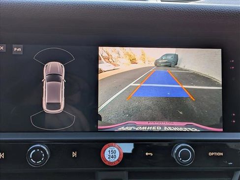 Used 2025 Porsche Macan image 13