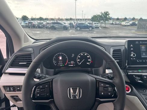 Used 2026 Honda Odyssey EX-L image 12