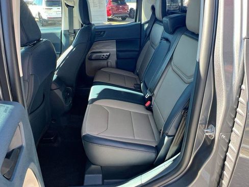 Used 2025 Ford Maverick Lariat image 10