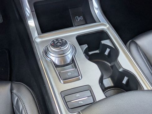 Used 2024 Ford Edge Titanium image 14