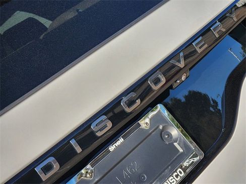 Used 2024 Land Rover Discovery Dynamic SE image 12