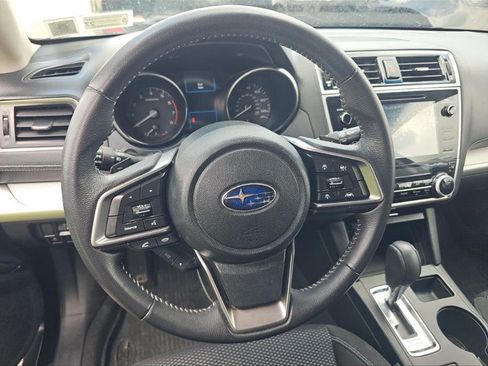 Used 2019 Subaru Outback 2.5i Premium AWD/4WD image 4