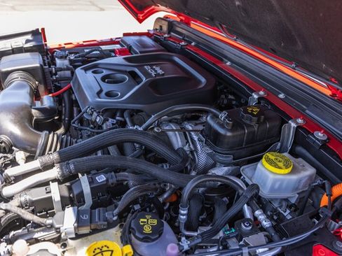 Used 2022 Jeep Wrangler Unlimited Sahara w/ Cold Weather Group image 27