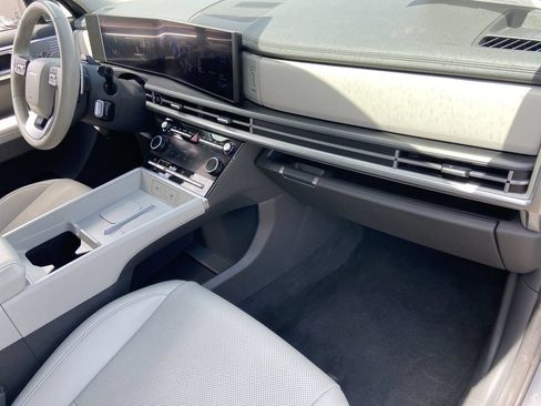 Used 2025 Hyundai Santa Fe SEL FWD image 24