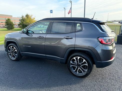 Used 2024 Jeep Compass Limited image 4