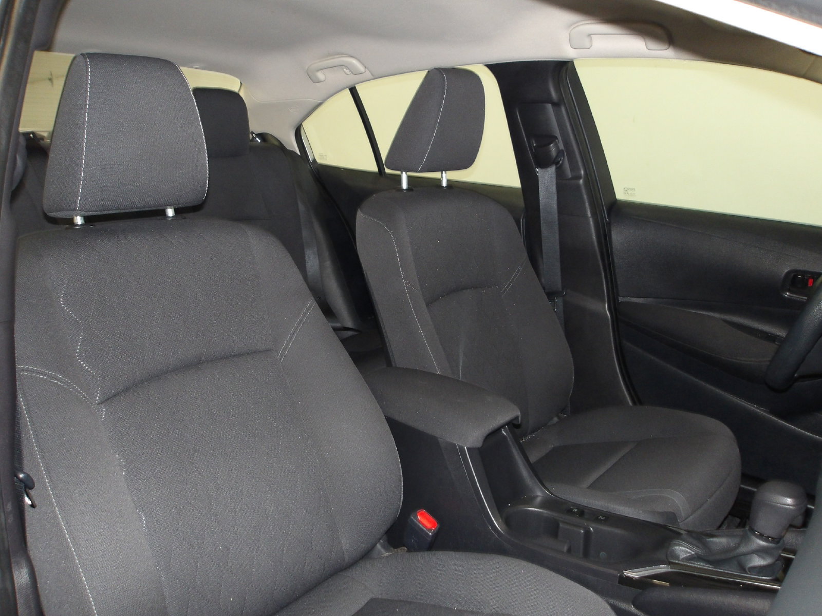 Used 2025 Toyota Corolla LE FWD image 17