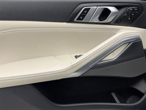 Used 2023 BMW X6 xDrive40i w/ Executive Package image 41