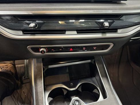 Used 2025 BMW X7 xDrive40i w/ M Sport Package AWD/4WD image 19
