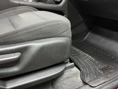 Used 2019 Chevrolet Traverse LT image 23